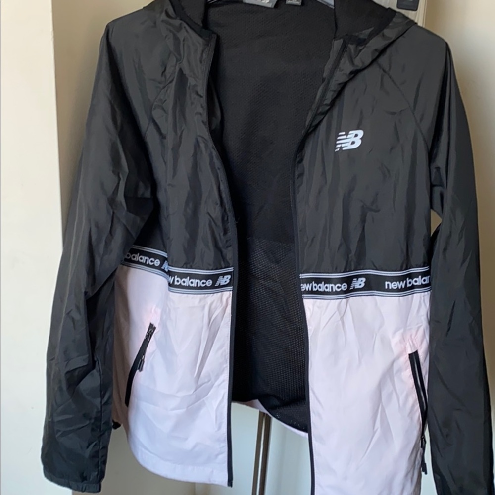New balance wind breaker